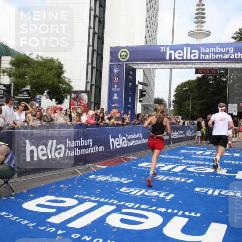 29.06.2025 - hella hamburg halbmarathon Michael Strokosch http://msf.ph/oto/8166785 29.06.2025 10:35:14 Ziel 4740, 7628, 11559, 14069, 15415, 16963, 16964, 17022 meine-sportfotos.de