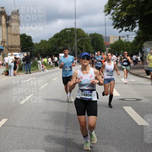 29.06.2025 - hella hamburg halbmarathon Yannick Fuchs http://msf.ph/oto/8166816 29.06.2025 10:40:36 20KM 1139, 1600, 1759, 1920, 2048, 2189, 2842, 3087, 4237, 4497, 4949, 6388, 6532, 6691, 6700, 7335, 7961, 8269, 8577, 8668, 9529, 11094, 11125, 11185, 11491, 11773, 12171, 12269, 12579, 12891, 13630, 13782, 14062, 14200, 14228, 14262, 14462, 14722, 14804, 15133, 15149, 15157, 15206, 15741, 15900, 16127, 16286, 17008, 17190, 17281, 17332, 17492, 17892, 18118, 19128 meine-sportfotos.de