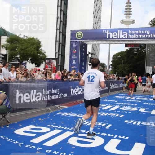 29.06.2025 - hella hamburg halbmarathon Michael Strokosch http://msf.ph/oto/8166833 29.06.2025 10:35:16 Ziel 4740, 7628, 7867, 11559, 12514, 15415, 17022 meine-sportfotos.de