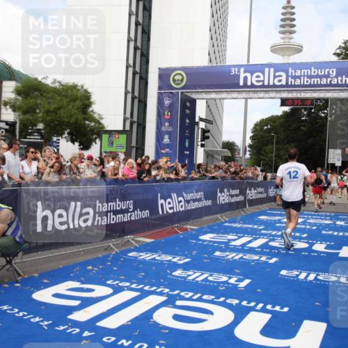 29.06.2025 - hella hamburg halbmarathon Michael Strokosch http://msf.ph/oto/8166877 29.06.2025 10:35:17 Ziel 4740, 7628, 7867, 12514, 15415, 17022 meine-sportfotos.de