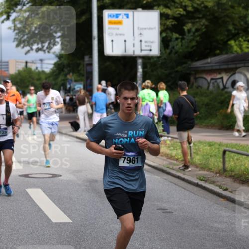 29.06.2025 - hella hamburg halbmarathon Yannick Fuchs http://msf.ph/oto/8166977 29.06.2025 10:40:41 20KM 1139, 1759, 2842, 3087, 4091, 4237, 4497, 4949, 5459, 6388, 6421, 6532, 6691, 6700, 6978, 7335, 7961, 8142, 8482, 8577, 8981, 9232, 9386, 9529, 9786, 11094, 11125, 11185, 11491, 12171, 12269, 12579, 12651, 12891, 13630, 13698, 13782, 13940, 14045, 14062, 14262, 14541, 14722, 14804, 15133, 15149, 15157, 15206, 15900, 16127, 16286, 17008, 17190, 17281, 17332, 17461, 17492, 17892, 18118, 19128 meine-sportfotos.de
