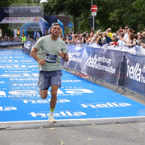 29.06.2025 - hella hamburg halbmarathon Zöllner http://msf.ph/oto/8167038 29.06.2025 10:16:43 Ziel 11864 meine-sportfotos.de