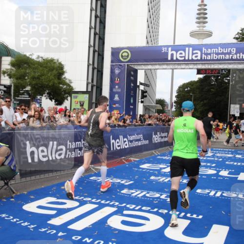 29.06.2025 - hella hamburg halbmarathon Michael Strokosch http://msf.ph/oto/8167053 29.06.2025 10:35:20 Ziel 4740, 7867, 12514, 13798, 14789, 15415, 15773 meine-sportfotos.de