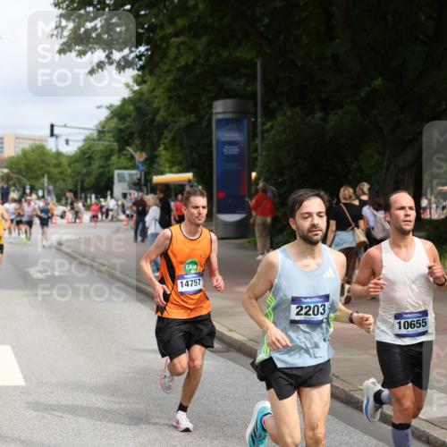 29.06.2025 - hella hamburg halbmarathon Yannick Fuchs http://msf.ph/oto/8167059 29.06.2025 10:22:52 20KM 1122, 2203, 4678, 5367, 7651, 8731, 9804, 10106, 10485, 10655, 12341, 13941, 14757, 15576, 15583, 16377, 17354, 17893, 18567, 18832, 19114 meine-sportfotos.de