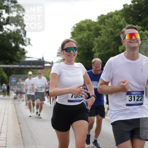 29.06.2025 - hella hamburg halbmarathon Jannik Wohlers http://msf.ph/oto/8167095 29.06.2025 10:20:57 Lombardsbrücke 1028, 1401, 2271, 2635, 2815, 2956, 2986, 3122, 3817, 3825, 3826, 4786, 5373, 5395, 5493, 6103, 6844, 7375, 7522, 7553, 7781, 8095, 8844, 9100, 9499, 9501, 9624, 10374, 10921, 11117, 11610, 11698, 11775, 12018, 12368, 12395, 13584, 14118, 14499, 14519, 14664, 14809, 14819, 15267, 15387, 15404, 15603, 15752, 16107, 16586, 16600, 17341, 17799, 17961, 17969, 18170, 18809, 19012 meine-sportfotos.de