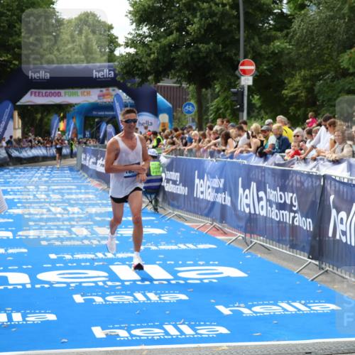 29.06.2025 - hella hamburg halbmarathon Zöllner http://msf.ph/oto/8167117 29.06.2025 10:17:04 Ziel 16529 meine-sportfotos.de
