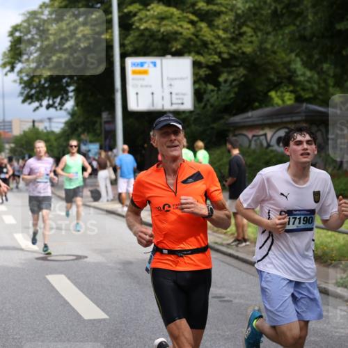 29.06.2025 - hella hamburg halbmarathon Yannick Fuchs http://msf.ph/oto/8167125 29.06.2025 10:40:44 20KM 1139, 1759, 2842, 3087, 4091, 4237, 4497, 4949, 5459, 6388, 6421, 6691, 6700, 6978, 7335, 7961, 8142, 8482, 8981, 9232, 9386, 9529, 9786, 11125, 11185, 11491, 12171, 12269, 12579, 12651, 12891, 13630, 13698, 13782, 13940, 14045, 14262, 14541, 14722, 15133, 15149, 15157, 15206, 15900, 16127, 16286, 17008, 17190, 17281, 17332, 17353, 17461, 17492, 17892, 18118, 19128 meine-sportfotos.de