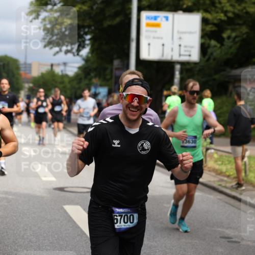 29.06.2025 - hella hamburg halbmarathon Yannick Fuchs http://msf.ph/oto/8167170 29.06.2025 10:40:46 20KM 1139, 1759, 2842, 3087, 4091, 4237, 4497, 4949, 5459, 6388, 6421, 6691, 6700, 6978, 7335, 7961, 8023, 8142, 8482, 8981, 9232, 9386, 9529, 9786, 9794, 11125, 11185, 11491, 12171, 12269, 12579, 12651, 12891, 13630, 13698, 13782, 13940, 14045, 14262, 14541, 14722, 15133, 15149, 15157, 15206, 15684, 15900, 16081, 16127, 16286, 17008, 17190, 17281, 17332, 17353, 17461, 17492, 17865, 17892, 18118, 19128 meine-sportfotos.de