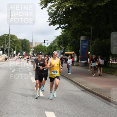 29.06.2025 - hella hamburg halbmarathon Yannick Fuchs http://msf.ph/oto/8167248 29.06.2025 10:22:55 20KM 1122, 2203, 4678, 5367, 7651, 8731, 10106, 10655, 13941, 14757, 15576, 15583, 16377, 17354, 17893, 18567, 18832, 19114 meine-sportfotos.de