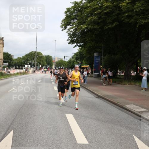 29.06.2025 - hella hamburg halbmarathon Yannick Fuchs http://msf.ph/oto/8167281 29.06.2025 10:22:56 20KM 1122, 2203, 4678, 5367, 7651, 8731, 10106, 10655, 14757, 15576, 15583, 16377, 17354, 18567, 18832 meine-sportfotos.de