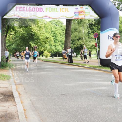 29.06.2025 - hella hamburg halbmarathon MichiJ http://msf.ph/oto/8167282 29.06.2025 10:14:21 Zwischen KM18-KM19 5301, 9385, 11194, 19078 meine-sportfotos.de