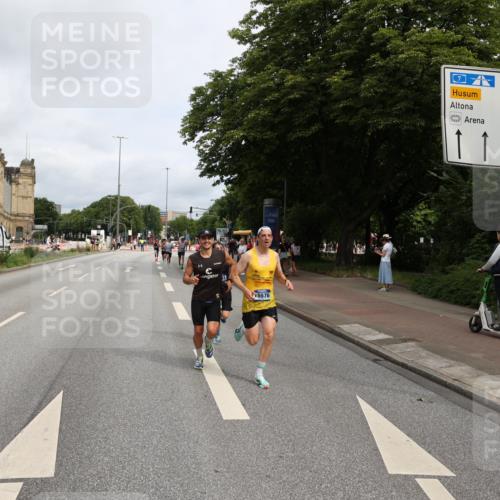29.06.2025 - hella hamburg halbmarathon Yannick Fuchs http://msf.ph/oto/8167355 29.06.2025 10:22:56 20KM 1122, 2203, 4678, 5367, 7651, 8731, 10106, 10655, 14757, 15576, 15583, 16377, 17354, 18567, 18832 meine-sportfotos.de