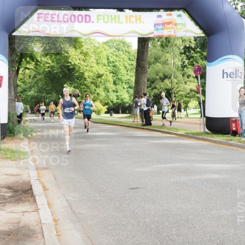 29.06.2025 - hella hamburg halbmarathon MichiJ http://msf.ph/oto/8167375 29.06.2025 10:14:22 Zwischen KM18-KM19 5301, 9385, 11194 meine-sportfotos.de