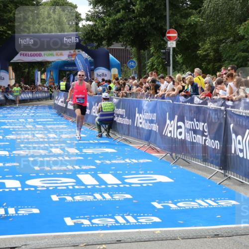29.06.2025 - hella hamburg halbmarathon Zöllner http://msf.ph/oto/8167452 29.06.2025 10:18:06 Ziel 19072 meine-sportfotos.de