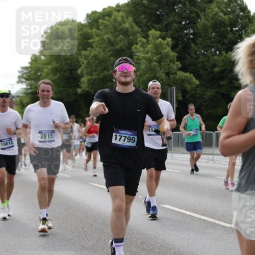 29.06.2025 - hella hamburg halbmarathon Jannik Wohlers http://msf.ph/oto/8167481 29.06.2025 10:21:00 Lombardsbrücke 1028, 1401, 2271, 2635, 2815, 3122, 3770, 3817, 3825, 3826, 4697, 4786, 5373, 5395, 5412, 5493, 6103, 6844, 7375, 7522, 7553, 7781, 8095, 8844, 9100, 9499, 9501, 9532, 9624, 10374, 10874, 10921, 11117, 11610, 11775, 12018, 12368, 13093, 13584, 14118, 14499, 14519, 14664, 14809, 15267, 15387, 15404, 15603, 15752, 15869, 16045, 16107, 16586, 16600, 17341, 17799, 17961, 17969, 18378, 18851, 19012 meine-sportfotos.de
