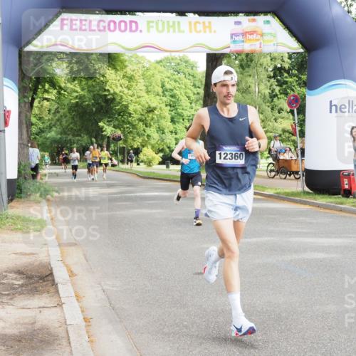 29.06.2025 - hella hamburg halbmarathon MichiJ http://msf.ph/oto/8167517 29.06.2025 10:14:24 Zwischen KM18-KM19 5301, 9385, 12360 meine-sportfotos.de