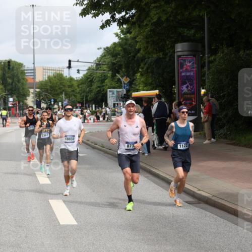 29.06.2025 - hella hamburg halbmarathon Yannick Fuchs http://msf.ph/oto/8167529 29.06.2025 10:23:00 20KM 1122, 2203, 4678, 5367, 7651, 8731, 10106, 10655, 13383, 14757, 15576, 16377, 17354, 18567, 18832 meine-sportfotos.de