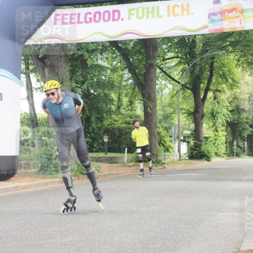 29.06.2025 - hella hamburg halbmarathon KatJ http://msf.ph/oto/8167578 29.06.2025 09:16:34 Zwischen KM18-KM19  meine-sportfotos.de