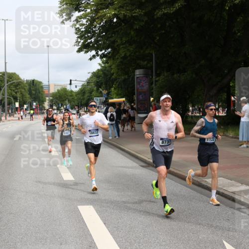 29.06.2025 - hella hamburg halbmarathon Yannick Fuchs http://msf.ph/oto/8167607 29.06.2025 10:23:02 20KM 1122, 2203, 3075, 4678, 5367, 7651, 8731, 10106, 10655, 13383, 14757, 15576, 16377, 17354, 18567, 18832 meine-sportfotos.de