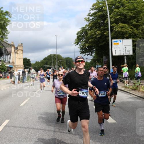 29.06.2025 - hella hamburg halbmarathon Yannick Fuchs http://msf.ph/oto/8167678 29.06.2025 10:40:51 20KM 1139, 2222, 2842, 3087, 4091, 4237, 4497, 4949, 5459, 6373, 6388, 6421, 6691, 6700, 6978, 7335, 8023, 8142, 8482, 8981, 9232, 9386, 9529, 9786, 9794, 11185, 11491, 12171, 12269, 12579, 12651, 12891, 13630, 13698, 13728, 13782, 13940, 14045, 14262, 14449, 14541, 14722, 15133, 15149, 15157, 15206, 15684, 15900, 16081, 16127, 16136, 16286, 16466, 16475, 17008, 17281, 17332, 17353, 17461, 17492, 17669, 17865, 17892, 18118 meine-sportfotos.de
