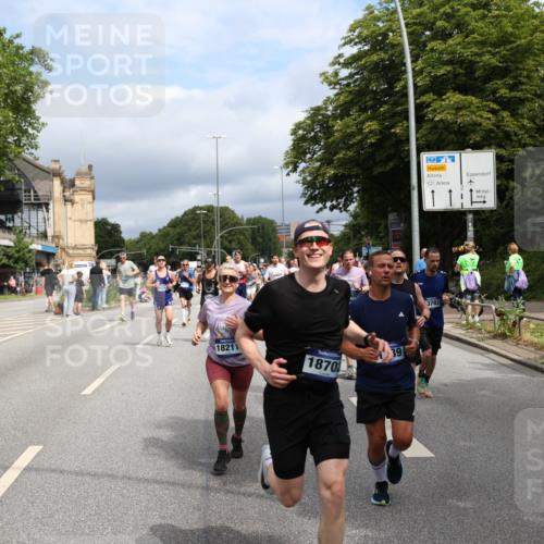 29.06.2025 - hella hamburg halbmarathon Yannick Fuchs http://msf.ph/oto/8167686 29.06.2025 10:40:51 20KM 1139, 2222, 2842, 3087, 4091, 4237, 4497, 4949, 5459, 6373, 6388, 6421, 6691, 6700, 6978, 7335, 8023, 8142, 8482, 8981, 9232, 9386, 9529, 9786, 9794, 11185, 11491, 12171, 12269, 12579, 12651, 12891, 13630, 13698, 13728, 13782, 13940, 14045, 14262, 14449, 14541, 14722, 15133, 15149, 15157, 15206, 15684, 15900, 16081, 16127, 16136, 16286, 16466, 16475, 17008, 17281, 17332, 17353, 17461, 17492, 17669, 17865, 17892, 18118 meine-sportfotos.de