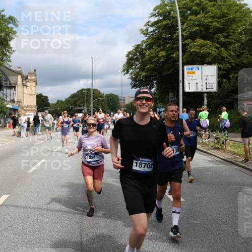 29.06.2025 - hella hamburg halbmarathon Yannick Fuchs http://msf.ph/oto/8167721 29.06.2025 10:40:51 20KM 1139, 2222, 2842, 3087, 4091, 4237, 4497, 4949, 5459, 6373, 6388, 6421, 6691, 6700, 6978, 7335, 8023, 8142, 8482, 8981, 9232, 9386, 9529, 9786, 9794, 11185, 11491, 12171, 12269, 12579, 12651, 12891, 13630, 13698, 13728, 13782, 13940, 14045, 14262, 14449, 14541, 14722, 15133, 15149, 15157, 15206, 15684, 15900, 16081, 16127, 16136, 16286, 16466, 16475, 17008, 17281, 17332, 17353, 17461, 17492, 17669, 17865, 17892, 18118 meine-sportfotos.de
