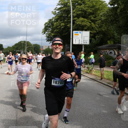 29.06.2025 - hella hamburg halbmarathon Yannick Fuchs http://msf.ph/oto/8167772 29.06.2025 10:40:52 20KM 1139, 2222, 2842, 3087, 4091, 4237, 4497, 4949, 5459, 6373, 6388, 6421, 6691, 6700, 6978, 7335, 8023, 8142, 8482, 8981, 9232, 9386, 9529, 9786, 9794, 11185, 11491, 12171, 12269, 12579, 12651, 12891, 13630, 13698, 13728, 13782, 13940, 14045, 14262, 14449, 14541, 14722, 15133, 15149, 15157, 15206, 15684, 15900, 16081, 16127, 16136, 16286, 16466, 16475, 17008, 17281, 17353, 17461, 17492, 17669, 17865, 17892, 18118 meine-sportfotos.de