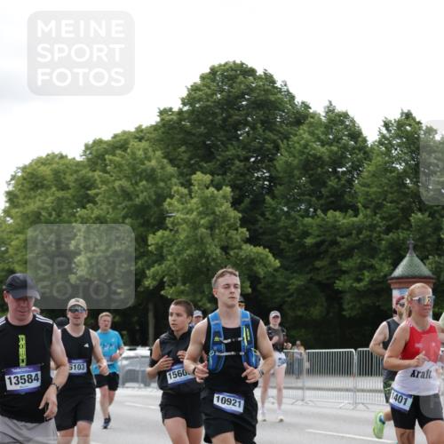 29.06.2025 - hella hamburg halbmarathon Jannik Wohlers http://msf.ph/oto/8167788 29.06.2025 10:21:04 Lombardsbrücke 1072, 1401, 2271, 2635, 2815, 3122, 3770, 3817, 3825, 3826, 4697, 4786, 5122, 5373, 5395, 5412, 5493, 5759, 6103, 6844, 7375, 7522, 7553, 7781, 8095, 8286, 8844, 9100, 9369, 9483, 9499, 9532, 9624, 10374, 10874, 10921, 11117, 11610, 12018, 12041, 12368, 13093, 13584, 13937, 14118, 14664, 15267, 15404, 15603, 15752, 15869, 16045, 16107, 16586, 17799, 17961, 17969, 18378, 18851, 19012 meine-sportfotos.de