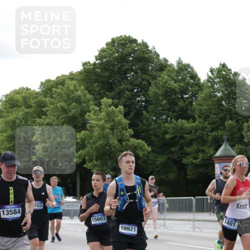 29.06.2025 - hella hamburg halbmarathon Jannik Wohlers http://msf.ph/oto/8167816 29.06.2025 10:21:04 Lombardsbrücke 1072, 1401, 2271, 2635, 2815, 3122, 3770, 3817, 3825, 3826, 4697, 4786, 5122, 5373, 5395, 5412, 5493, 5759, 6103, 6844, 7375, 7522, 7553, 7781, 8095, 8286, 8844, 9100, 9369, 9483, 9499, 9532, 9624, 10374, 10874, 10921, 11117, 11610, 12018, 12041, 12368, 13093, 13584, 13937, 14118, 14664, 15267, 15404, 15603, 15752, 15869, 16045, 16107, 16586, 17799, 17961, 17969, 18378, 18851, 19012 meine-sportfotos.de