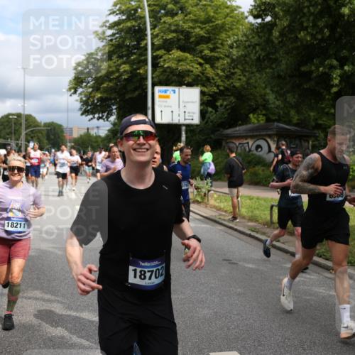 29.06.2025 - hella hamburg halbmarathon Yannick Fuchs http://msf.ph/oto/8167823 29.06.2025 10:40:52 20KM 1139, 2222, 2842, 3087, 4091, 4237, 4497, 4949, 5459, 6373, 6388, 6421, 6691, 6700, 6978, 7335, 8023, 8142, 8482, 8981, 9232, 9386, 9529, 9786, 9794, 11185, 11491, 12171, 12269, 12579, 12651, 12891, 13630, 13698, 13728, 13782, 13940, 14045, 14262, 14449, 14541, 14722, 15133, 15149, 15157, 15206, 15684, 15900, 16081, 16127, 16136, 16286, 16466, 16475, 17008, 17281, 17353, 17461, 17492, 17669, 17865, 17892, 18118 meine-sportfotos.de