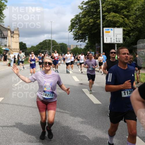 29.06.2025 - hella hamburg halbmarathon Yannick Fuchs http://msf.ph/oto/8167835 29.06.2025 10:40:52 20KM 1139, 2222, 2842, 3087, 4091, 4237, 4497, 4949, 5459, 6373, 6388, 6421, 6691, 6700, 6978, 7335, 8023, 8142, 8482, 8981, 9232, 9386, 9529, 9786, 9794, 11185, 11491, 12171, 12269, 12579, 12651, 12891, 13630, 13698, 13728, 13782, 13940, 14045, 14262, 14449, 14541, 14722, 15133, 15149, 15157, 15206, 15684, 15900, 16081, 16127, 16136, 16286, 16466, 16475, 17008, 17281, 17353, 17461, 17492, 17669, 17865, 17892, 18118 meine-sportfotos.de