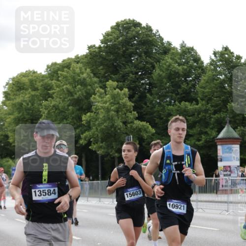 29.06.2025 - hella hamburg halbmarathon Jannik Wohlers http://msf.ph/oto/8167869 29.06.2025 10:21:05 Lombardsbrücke 1072, 1401, 2271, 2635, 2815, 3122, 3770, 3817, 3825, 3826, 4697, 4786, 5122, 5373, 5395, 5412, 5493, 5759, 6103, 6844, 7375, 7522, 7553, 7781, 8095, 8286, 8896, 9100, 9369, 9483, 9499, 9532, 9624, 10374, 10874, 10921, 11117, 11610, 12018, 12041, 12368, 13093, 13584, 13937, 14118, 14278, 14664, 15267, 15404, 15603, 15752, 15869, 16045, 16107, 17799, 17961, 17969, 18378, 18851, 19012 meine-sportfotos.de
