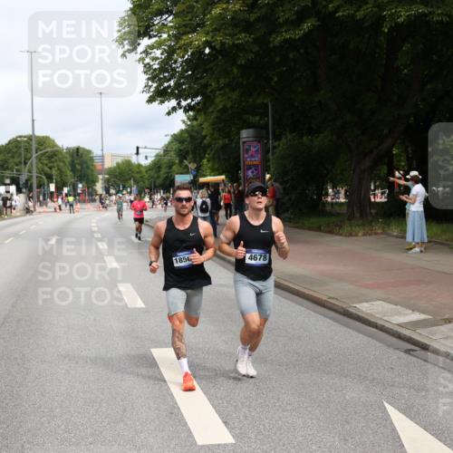 29.06.2025 - hella hamburg halbmarathon Yannick Fuchs http://msf.ph/oto/8167872 29.06.2025 10:23:04 20KM 1122, 3075, 4678, 5367, 7651, 8731, 10106, 12529, 13383, 15576, 16377, 17354, 18567, 18832 meine-sportfotos.de