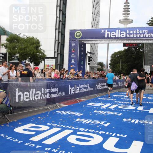 29.06.2025 - hella hamburg halbmarathon Michael Strokosch http://msf.ph/oto/8167890 29.06.2025 10:35:45 Ziel 4062, 12462, 12899, 14841, 16119, 16123, 18841 meine-sportfotos.de