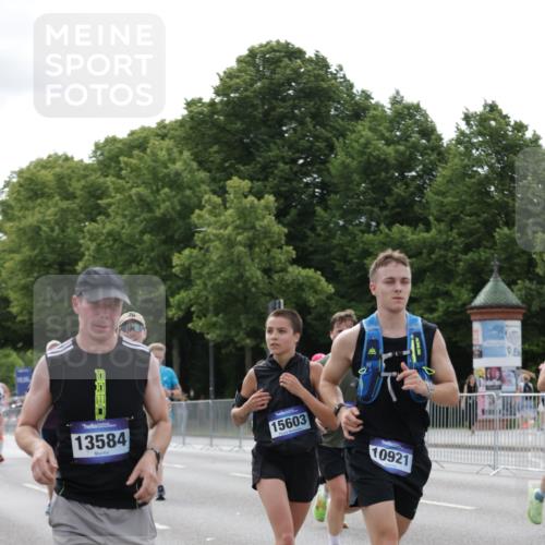 29.06.2025 - hella hamburg halbmarathon Jannik Wohlers http://msf.ph/oto/8167894 29.06.2025 10:21:05 Lombardsbrücke 1072, 1401, 2271, 2635, 2815, 3122, 3770, 3817, 3825, 3826, 4697, 4786, 5122, 5373, 5395, 5412, 5493, 5759, 6103, 6844, 7375, 7522, 7553, 7781, 8095, 8286, 8896, 9100, 9369, 9483, 9499, 9532, 9624, 10374, 10874, 10921, 11117, 11610, 12018, 12041, 12368, 13093, 13584, 13937, 14118, 14278, 14664, 15267, 15404, 15603, 15752, 15869, 16045, 16107, 17799, 17961, 17969, 18378, 18851, 19012 meine-sportfotos.de