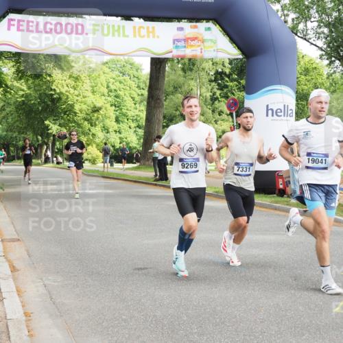 29.06.2025 - hella hamburg halbmarathon MichiJ http://msf.ph/oto/8167910 29.06.2025 10:14:31 Zwischen KM18-KM19 7331, 9269, 12360, 14753, 17614, 18569, 19041 meine-sportfotos.de