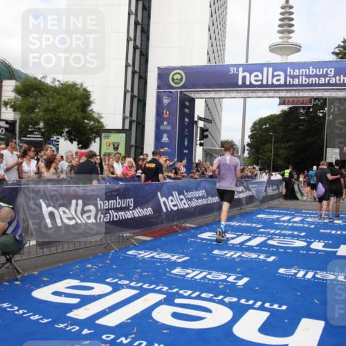 29.06.2025 - hella hamburg halbmarathon Michael Strokosch http://msf.ph/oto/8167962 29.06.2025 10:35:48 Ziel 4062, 12462, 12899, 14841, 16119 meine-sportfotos.de