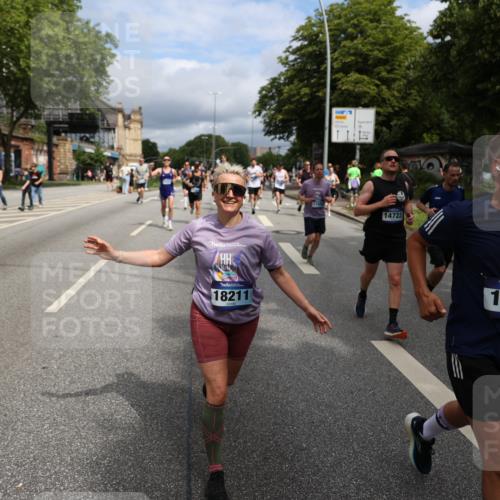 29.06.2025 - hella hamburg halbmarathon Yannick Fuchs http://msf.ph/oto/8167968 29.06.2025 10:40:53 20KM 1139, 2222, 2842, 3087, 4091, 4237, 4497, 4949, 5459, 6373, 6388, 6421, 6691, 6978, 7335, 8023, 8142, 8482, 8981, 9232, 9386, 9497, 9529, 9786, 9794, 10211, 11185, 11491, 11858, 12171, 12269, 12579, 12651, 12808, 12891, 13554, 13630, 13698, 13728, 13782, 13940, 14045, 14262, 14449, 14541, 14722, 15026, 15133, 15149, 15157, 15206, 15684, 15900, 16081, 16127, 16136, 16286, 16466, 16475, 17008, 17281, 17353, 17461, 17492, 17669, 17865, 17892, 18118 meine-sportfotos.de