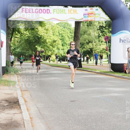 29.06.2025 - hella hamburg halbmarathon MichiJ http://msf.ph/oto/8168043 29.06.2025 10:14:33 Zwischen KM18-KM19 7331, 9269, 14753, 17614, 18569, 19041 meine-sportfotos.de