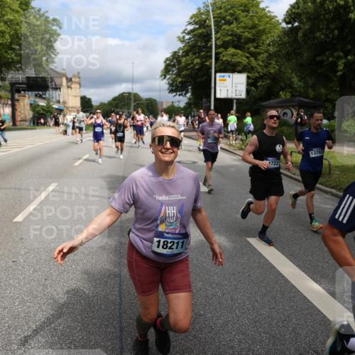 29.06.2025 - hella hamburg halbmarathon Yannick Fuchs http://msf.ph/oto/8168051 29.06.2025 10:40:53 20KM 1139, 2222, 2842, 3087, 4091, 4237, 4497, 4949, 5459, 6373, 6388, 6421, 6691, 6978, 7335, 8023, 8142, 8482, 8981, 9232, 9386, 9497, 9529, 9786, 9794, 10211, 11185, 11491, 11858, 12171, 12269, 12579, 12651, 12808, 12891, 13554, 13630, 13698, 13728, 13782, 13940, 14045, 14262, 14449, 14541, 14722, 15026, 15133, 15149, 15157, 15206, 15684, 15900, 16081, 16127, 16136, 16286, 16466, 16475, 17008, 17281, 17353, 17461, 17492, 17669, 17865, 17892, 18118 meine-sportfotos.de