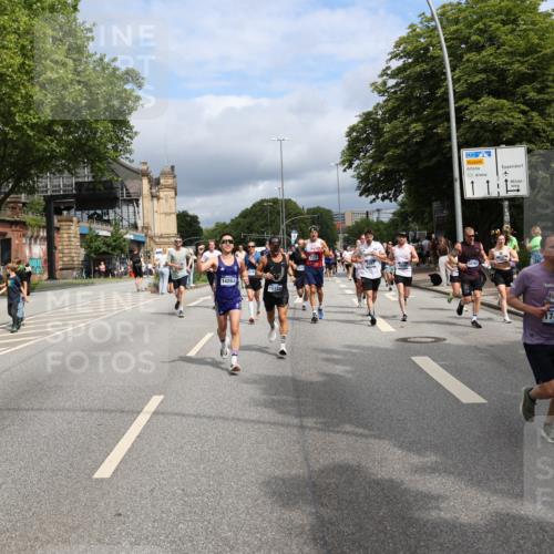29.06.2025 - hella hamburg halbmarathon Yannick Fuchs http://msf.ph/oto/8168083 29.06.2025 10:40:53 20KM 1139, 2222, 2842, 3087, 4091, 4237, 4497, 4949, 5459, 6373, 6388, 6421, 6691, 6978, 7335, 8023, 8142, 8482, 8981, 9232, 9386, 9497, 9529, 9786, 9794, 10211, 11185, 11491, 11858, 12171, 12269, 12579, 12651, 12808, 12891, 13554, 13630, 13698, 13728, 13782, 13940, 14045, 14262, 14449, 14541, 14722, 15026, 15133, 15149, 15157, 15206, 15684, 15900, 16081, 16127, 16136, 16286, 16466, 16475, 17008, 17281, 17353, 17461, 17492, 17669, 17865, 17892, 18118 meine-sportfotos.de