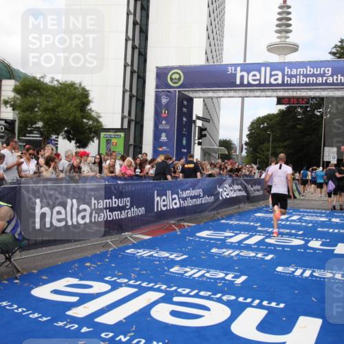 29.06.2025 - hella hamburg halbmarathon Michael Strokosch http://msf.ph/oto/8168098 29.06.2025 10:35:51 Ziel 3843, 12462, 12899, 13252, 15161, 16119 meine-sportfotos.de