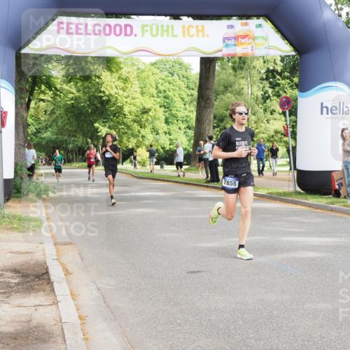 29.06.2025 - hella hamburg halbmarathon MichiJ http://msf.ph/oto/8168120 29.06.2025 10:14:33 Zwischen KM18-KM19 7331, 9269, 14753, 17614, 18569, 19041 meine-sportfotos.de