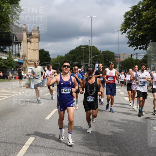 29.06.2025 - hella hamburg halbmarathon Yannick Fuchs http://msf.ph/oto/8168181 29.06.2025 10:40:54 20KM 1139, 2222, 2842, 3087, 4091, 4237, 4497, 4949, 5459, 6373, 6388, 6421, 6691, 6978, 7335, 8023, 8142, 8482, 8981, 9232, 9386, 9497, 9529, 9786, 9794, 10208, 10211, 11185, 11491, 11858, 12171, 12269, 12579, 12651, 12808, 12891, 13554, 13698, 13728, 13782, 13940, 14045, 14262, 14449, 14541, 14722, 15026, 15133, 15149, 15157, 15206, 15684, 15900, 16081, 16127, 16136, 16286, 16466, 16475, 17008, 17281, 17353, 17461, 17492, 17669, 17865, 17892, 18118 meine-sportfotos.de
