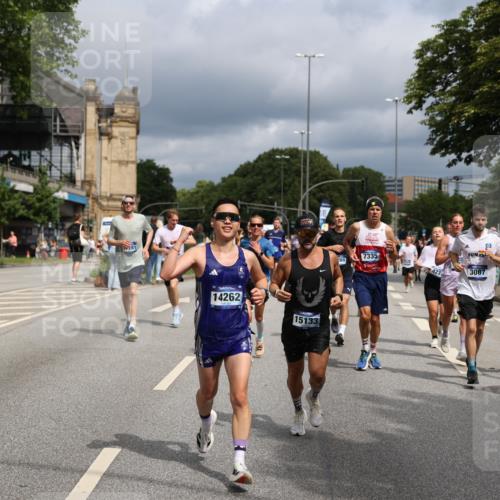 29.06.2025 - hella hamburg halbmarathon Yannick Fuchs http://msf.ph/oto/8168210 29.06.2025 10:40:54 20KM 1139, 2222, 2842, 3087, 4091, 4237, 4497, 4949, 5459, 6373, 6388, 6421, 6691, 6978, 7335, 8023, 8142, 8482, 8981, 9232, 9386, 9497, 9529, 9786, 9794, 10208, 10211, 11185, 11491, 11858, 12171, 12269, 12579, 12651, 12808, 12891, 13554, 13698, 13728, 13782, 13940, 14045, 14262, 14449, 14541, 14722, 15026, 15133, 15149, 15157, 15206, 15684, 15900, 16081, 16127, 16136, 16286, 16466, 16475, 17008, 17281, 17353, 17461, 17492, 17669, 17865, 17892, 18118 meine-sportfotos.de