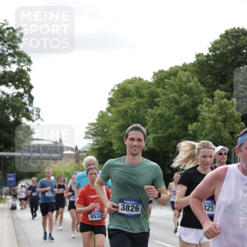 29.06.2025 - hella hamburg halbmarathon Jannik Wohlers http://msf.ph/oto/8168212 29.06.2025 10:21:07 Lombardsbrücke 1072, 1401, 2271, 2635, 2815, 3122, 3770, 3817, 3825, 3826, 4697, 4786, 5122, 5373, 5395, 5412, 5493, 5759, 5957, 6086, 6103, 6844, 7375, 7522, 7553, 7612, 7781, 8095, 8286, 8896, 9100, 9369, 9483, 9499, 9532, 9624, 10374, 10874, 10921, 11117, 11610, 12018, 12041, 12368, 12402, 12659, 13093, 13584, 13937, 14118, 14278, 14664, 15267, 15404, 15603, 15752, 15869, 16045, 16107, 17799, 17969, 18378, 18851, 19012 meine-sportfotos.de