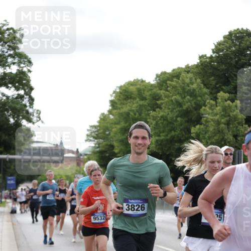 29.06.2025 - hella hamburg halbmarathon Jannik Wohlers http://msf.ph/oto/8168240 29.06.2025 10:21:07 Lombardsbrücke 1072, 1401, 2271, 2635, 2815, 3122, 3770, 3817, 3825, 3826, 4697, 4786, 5122, 5373, 5395, 5412, 5493, 5759, 5957, 6086, 6103, 6844, 7375, 7522, 7553, 7612, 7781, 8095, 8286, 8896, 9100, 9369, 9483, 9499, 9532, 9624, 10374, 10874, 10921, 11117, 11610, 12018, 12041, 12368, 12402, 12659, 13093, 13584, 13937, 14118, 14278, 14664, 15267, 15404, 15603, 15752, 15869, 16045, 16107, 17799, 17969, 18378, 18851, 19012 meine-sportfotos.de