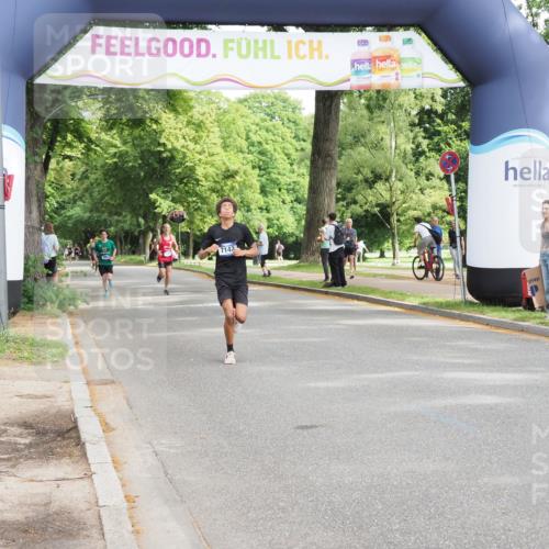 29.06.2025 - hella hamburg halbmarathon MichiJ http://msf.ph/oto/8168252 29.06.2025 10:14:35 Zwischen KM18-KM19 7331, 7855, 9269, 14753, 17614, 19041 meine-sportfotos.de