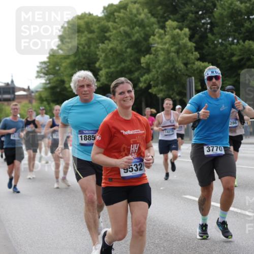 29.06.2025 - hella hamburg halbmarathon Jannik Wohlers http://msf.ph/oto/8168264 29.06.2025 10:21:09 Lombardsbrücke 1072, 1401, 2271, 2815, 3770, 3817, 3825, 3826, 4375, 4376, 4697, 4786, 5122, 5373, 5412, 5759, 5957, 6086, 6103, 6844, 7375, 7612, 7781, 8095, 8286, 8896, 9100, 9369, 9483, 9499, 9532, 9624, 10374, 10874, 10921, 12018, 12041, 12368, 12402, 12659, 13093, 13584, 13937, 14118, 14278, 14664, 15267, 15404, 15603, 15869, 16045, 16107, 17799, 17969, 18378, 18851, 19012 meine-sportfotos.de