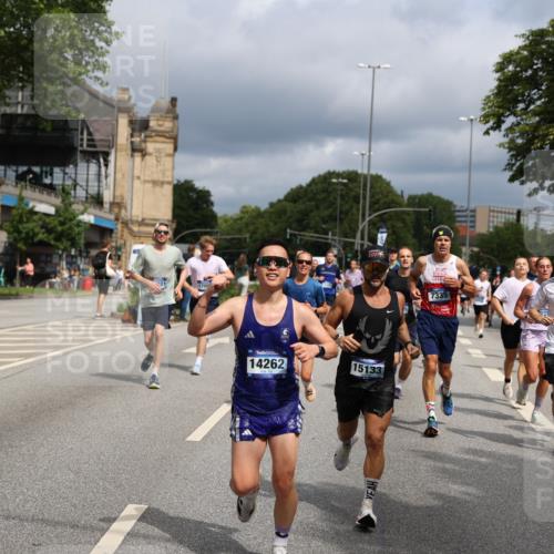 29.06.2025 - hella hamburg halbmarathon Yannick Fuchs http://msf.ph/oto/8168273 29.06.2025 10:40:54 20KM 1139, 2222, 2842, 3087, 4091, 4237, 4497, 4949, 5459, 6373, 6388, 6421, 6691, 6978, 7335, 8023, 8142, 8482, 8981, 9232, 9386, 9497, 9529, 9786, 9794, 10208, 10211, 11185, 11491, 11858, 12171, 12269, 12579, 12651, 12808, 12891, 13554, 13698, 13728, 13782, 13940, 14045, 14262, 14449, 14541, 14722, 15026, 15133, 15149, 15157, 15206, 15684, 15900, 16081, 16127, 16136, 16286, 16466, 16475, 17008, 17281, 17353, 17461, 17492, 17669, 17865, 17892, 18118 meine-sportfotos.de